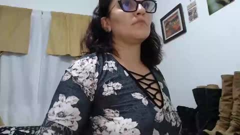 Snapshot of hammer9247 chatting on October 16, 10:45 pm hammer9247 online show from October 16, 10:45 pm