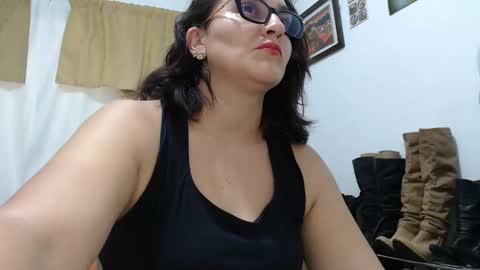 Snapshot of hammer9247 chatting on October 15, 4:09 pm hammer9247 online show from October 15, 4:09 pm