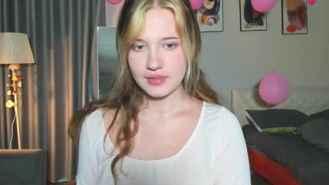 Snapshot of hanahwoods chatting on March 3, 9:23 pm hanahwoods online show from March 3, 9:23 pm