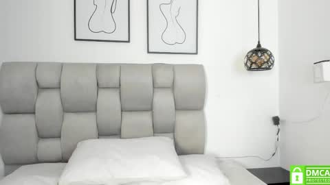 hanna__evans_ online show from April 22, 12:24 pm