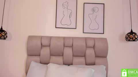 hanna__evans_ online show from April 7, 11:45 am