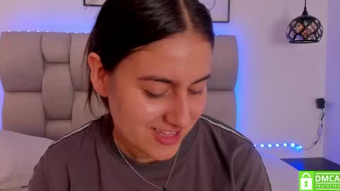 hanna__evans_ online show from April 21, 11:39 am