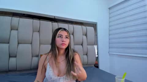 Snapshot of hanna_castro chatting on September 22, 5:06 am Hanna Castro online show from September 22, 5:06 am