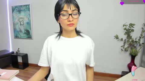 Sara online show from May 27, 1:57 am