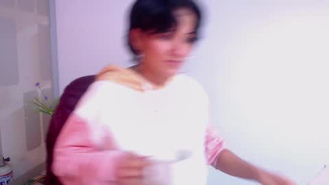 Sara online show from March 6, 4:17 pm