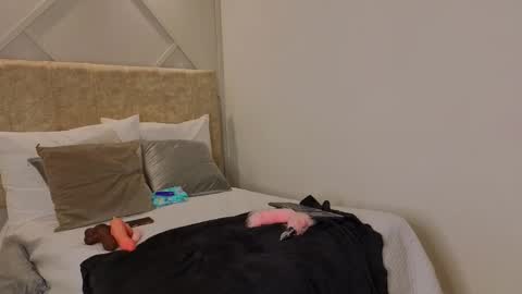 hanna_daze online show from March 3, 11:38 am