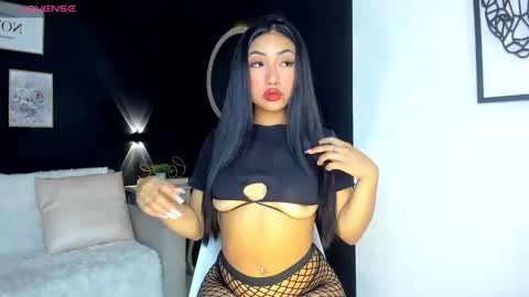 Snapshot of hanna_fost chatting on December 2, 12:50 pm im Hanna online show from December 2, 12:50 pm