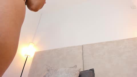 hanna_gomeez online show from December 2, 8:11 pm