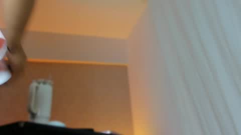 Hanna Lee online show from April 27, 12:02 pm