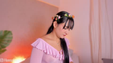 Hanna Lee online show from April 21, 12:01 pm