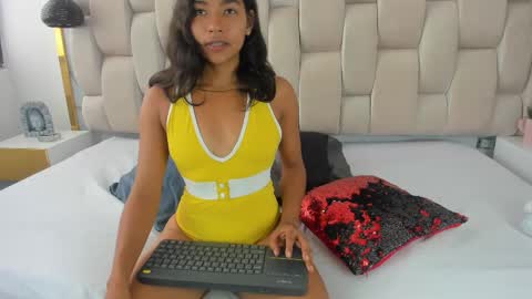 Hanna lens online show from June 5, 8:37 pm