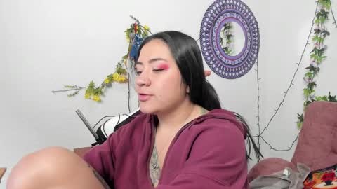 Snapshot of hanna_moore1 chatting on December 11, 6:52 pm Camila online show from December 11, 6:52 pm