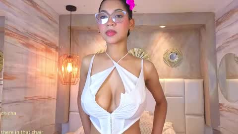 hanna_vic online show from April 22, 9:45 pm