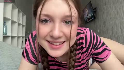hanna_webber online show from June 12, 10:34 am