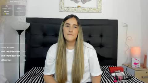 Snapshot of hannaa86 chatting on February 19, 7:48 pm Hanna online show from February 19, 7:48 pm