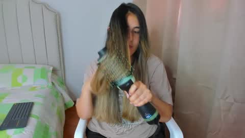 Snapshot of hannaa86 chatting on September 17, 6:17 pm Hanna online show from September 17, 6:17 pm