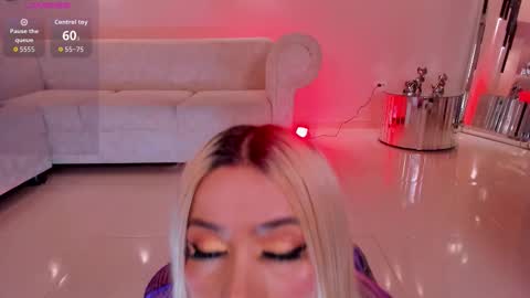 Snapshot of hannaconnor_ chatting on October 16, 12:24 am Hanna Connor online show from October 16, 12:24 am