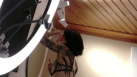 Hannah  online show from April 13, 2:24 am