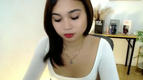 Riah online show from June 5, 3:32 am