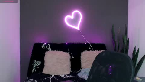 HannahHexx online show from April 24, 4:04 am