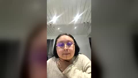 Hannah online show from July 4, 2:02 pm
