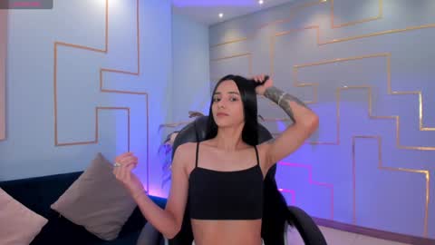 Snapshot of hannahjamesx chatting on February 8, 6:55 pm HANNAH J online show from February 8, 6:55 pm