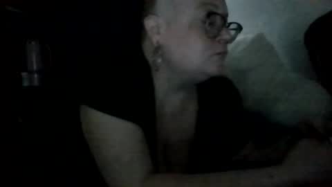 hannahjoyk online show from April 15, 8:09 pm
