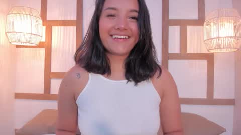 hannahmonttgomery  Help me reach 100 Hands up online show from October 14, 4:20 pm