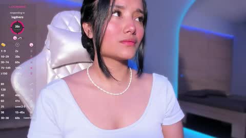 hannahmonttgomery  Help me reach 100 Hands up online show from February 28, 4:50 pm