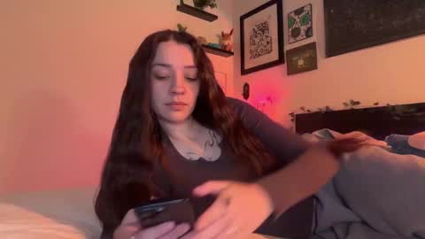 Hannah Taylor online show from March 6, 1:44 am