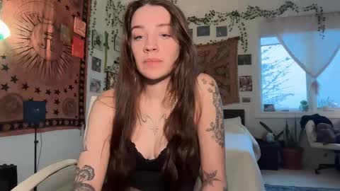 Hannah Taylor online show from March 14, 1:06 am