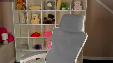 Hanna online show from April 30, 1:22 am