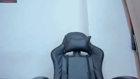 Hanna Independent Model online show from April 25, 1:41 pm