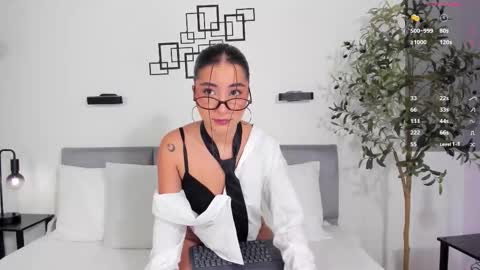 Hanna Os online show from February 17, 11:09 am