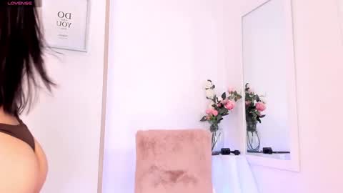 Snapshot of hannaos chatting on December 6, 12:27 pm Hanna Os online show from December 6, 12:27 pm