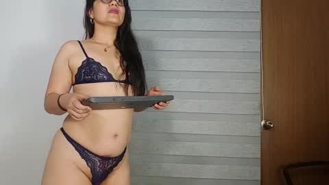 hannaStone online show from December 19, 2:57 pm