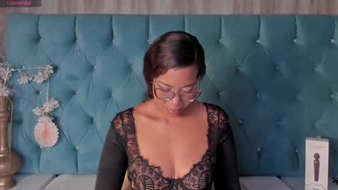   online show from January 7, 10:11 am