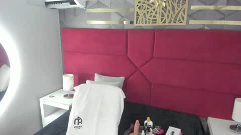 Hanny  online show from April 19, 10:59 am