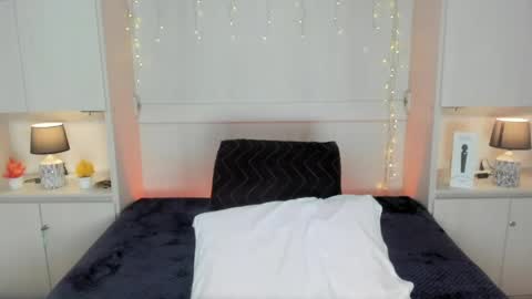 hannyk_ online show from April 24, 4:15 am