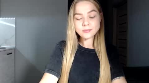 happy_fox_ online show from October 13, 7:38 pm