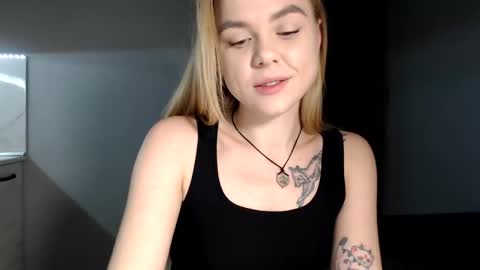 happy_fox_ online show from January 14, 7:43 pm