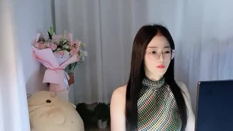 Daisy online show from April 23, 3:03 pm