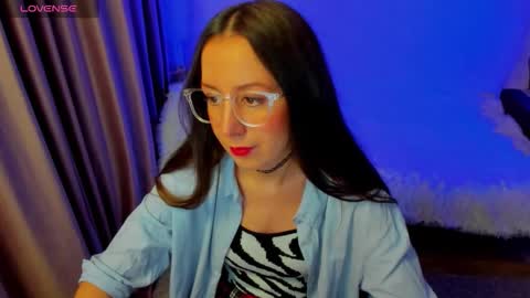 Stephanie online show from March 8, 7:29 pm