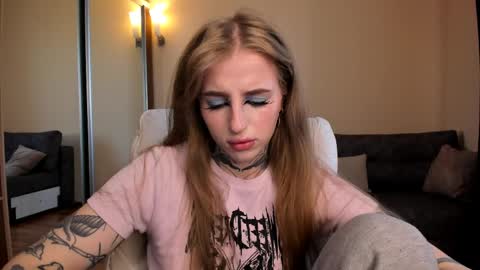 Julia online show from March 27, 5:20 am