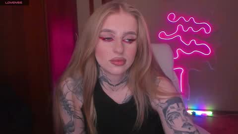 Snapshot of harley_kimm chatting on December 7, 5:59 am Julia online show from December 7, 5:59 am