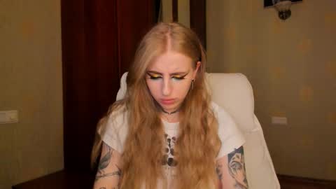 Snapshot of harley_kimm chatting on September 10, 6:24 am Julia online show from September 10, 6:24 am