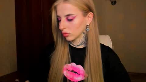 Snapshot of harley_kimm chatting on October 2, 5:23 am Julia online show from October 2, 5:23 am