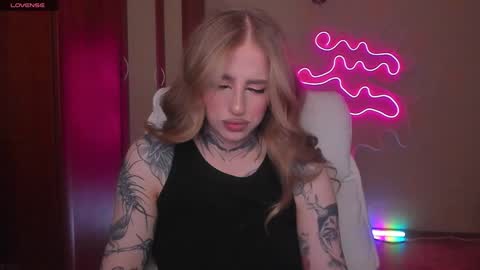 Snapshot of harley_kimm chatting on December 12, 5:31 am Julia online show from December 12, 5:31 am