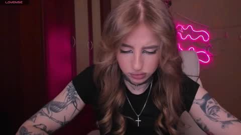 Snapshot of harley_kimm chatting on March 4, 5:11 am Julia online show from March 4, 5:11 am