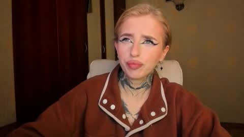 Snapshot of harley_kimm chatting on October 5, 5:56 am Julia online show from October 5, 5:56 am